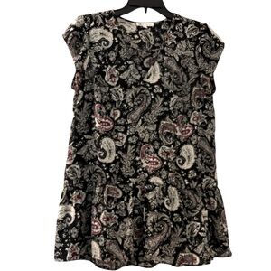 DR2 tunic top. Black paislry ,sz medium, Cap sleeves, Generous cut. Vneck